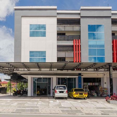 Отель Reddoorz Syariah Near Lubang Jepang Букиттинги Экстерьер фото